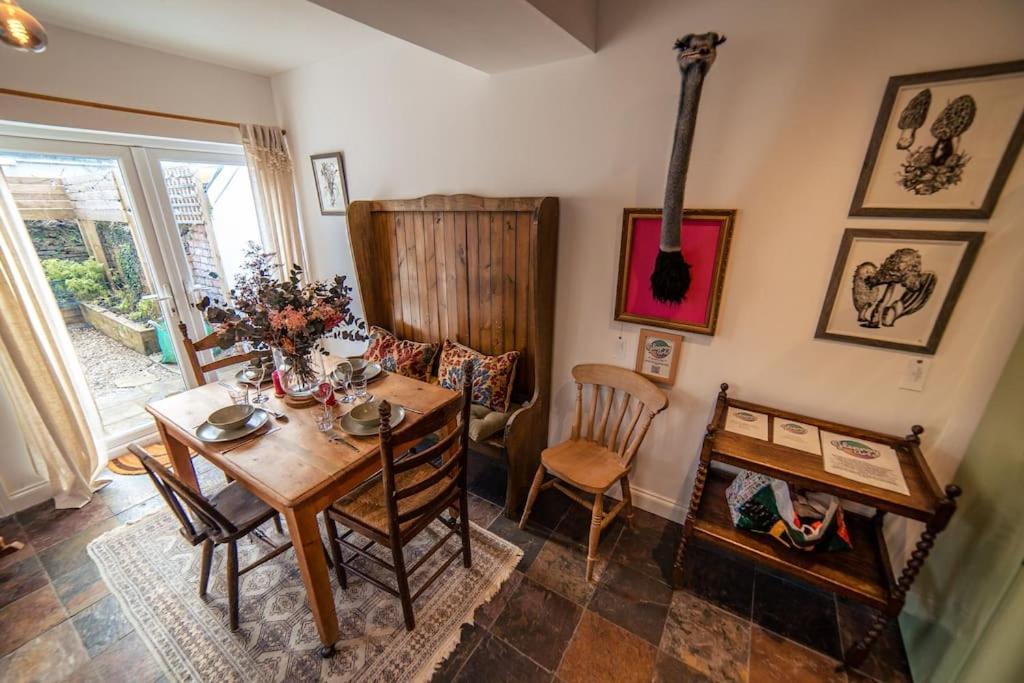 Glenroy Arts Gallery Meets Living Space Cardiff Esterno foto