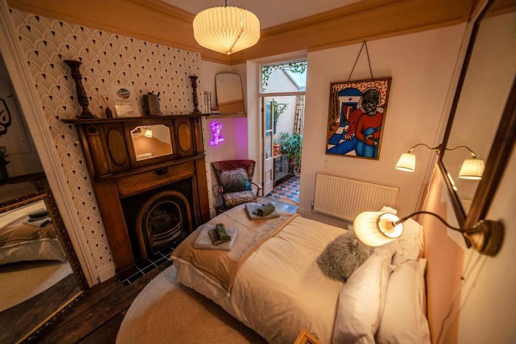 Glenroy Arts Gallery Meets Living Space Cardiff Esterno foto